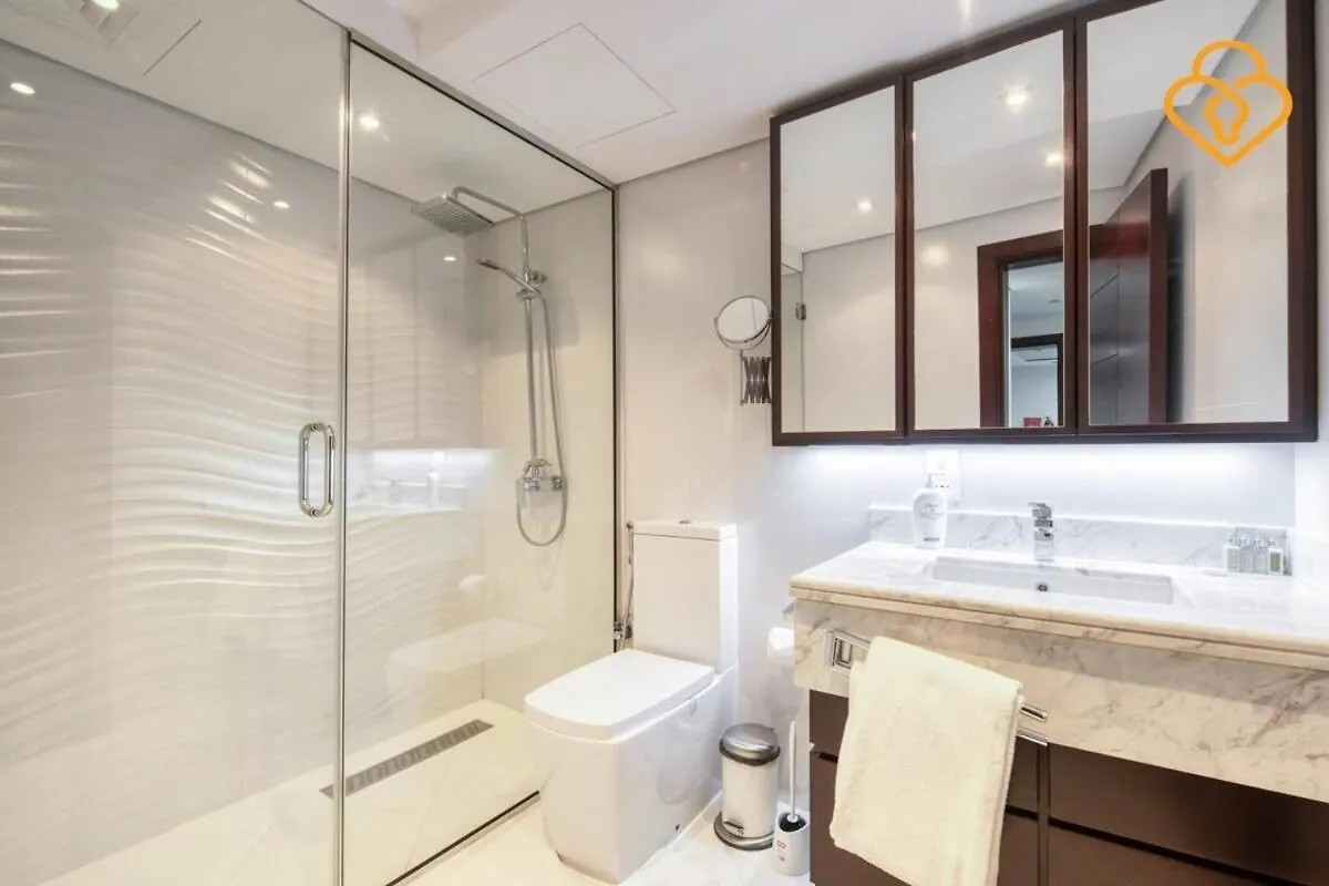 Keysplease Upgraded 1 Bedroom Apt Near Dubai Mall, Burj Views